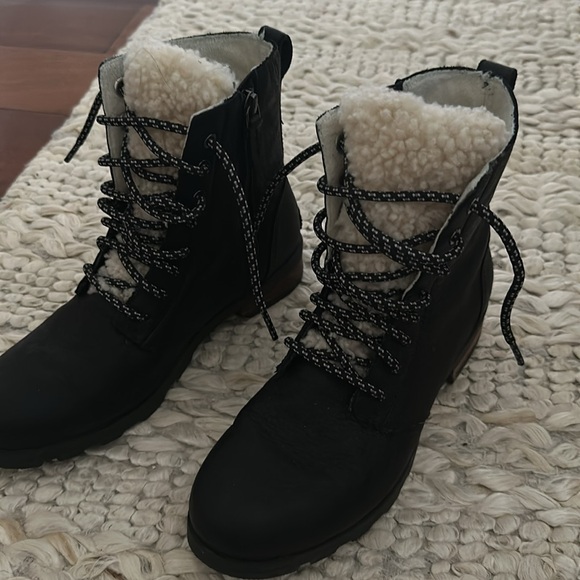Sorel 7.5 black Leather boots - Picture 3 of 7